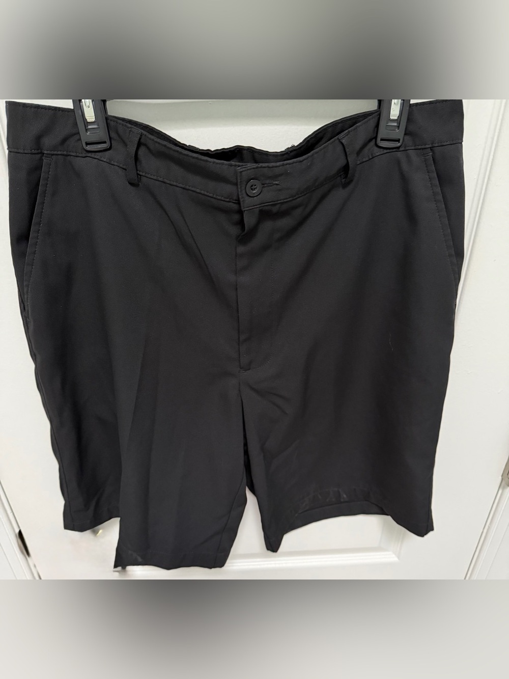 Bolle Golf  Men’s Black Flat-Front Dress / Golf Shorts, Size 36